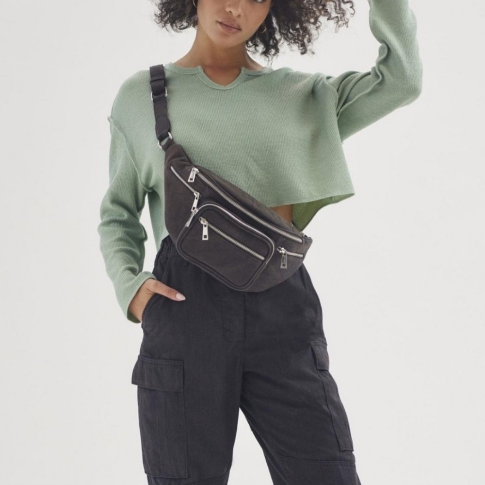 🔥URBAN OUTFITTERS Parker Sage Green Ribbed Notch Neck‎ Cropped Long Sleeve Tee